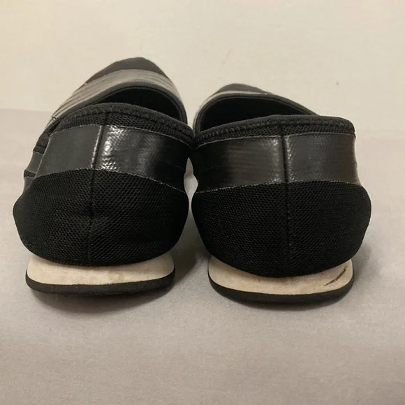 PUMA Slip-Ons Sz 10 - Picture 5 of 10